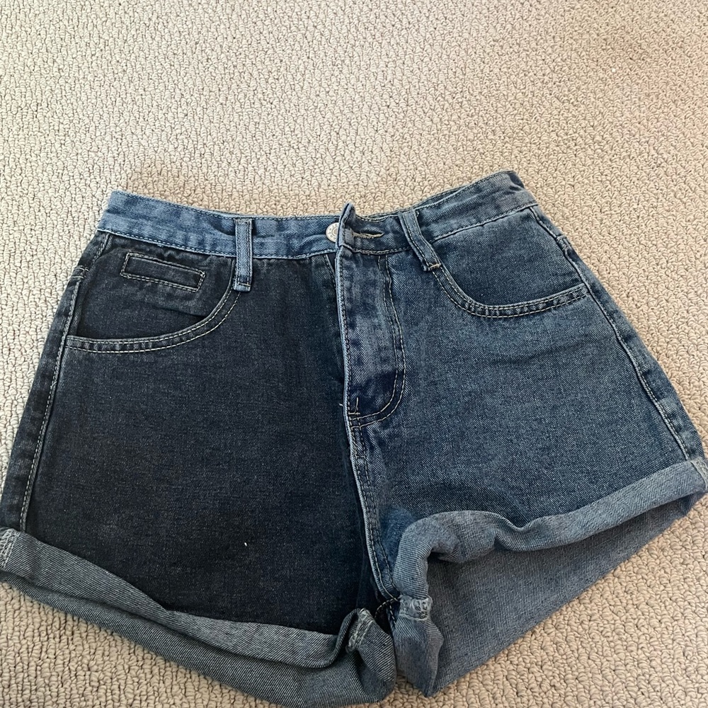 split color jean shorts supper cute and comfy